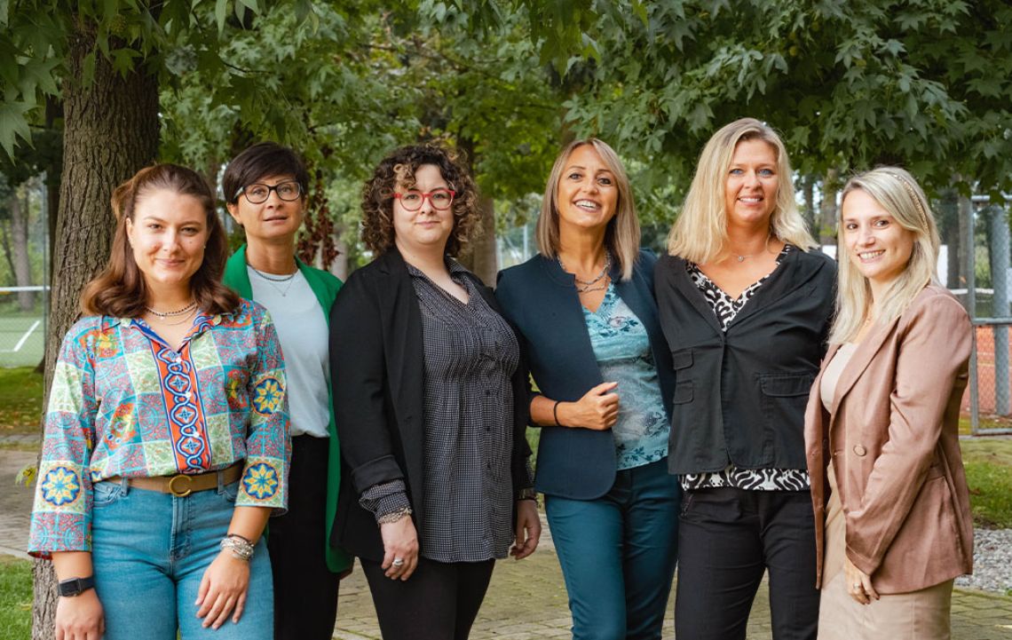 Da sinistra verso destra: Alberica Mandelli, Kathia Gariboldi, Maria Chiara Belardo, Cristina Cazzaniga, Corinna Bergomi, Annalisa Corsini